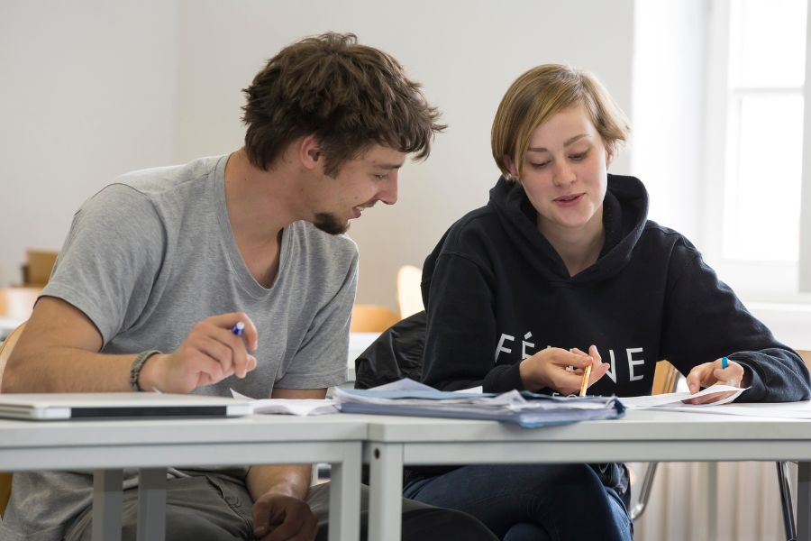 Studierende lernen im Sprachenzentrum der Viadrina